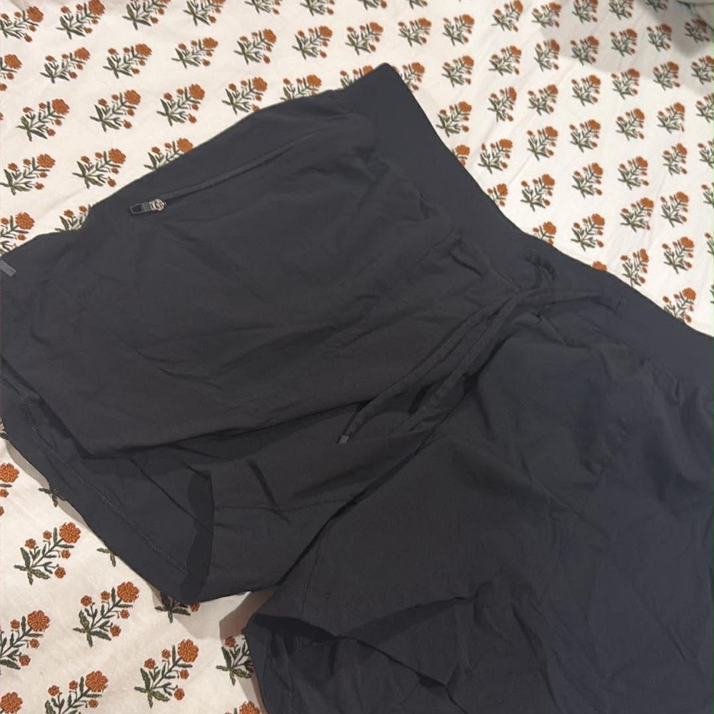 lululemon athletica Men's Black Athletic Shorts